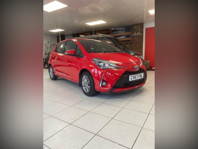 Red Toyota Yaris 1.5 VVT-i Icon Hatchback 5dr Petrol CVT Euro 6 111 ps