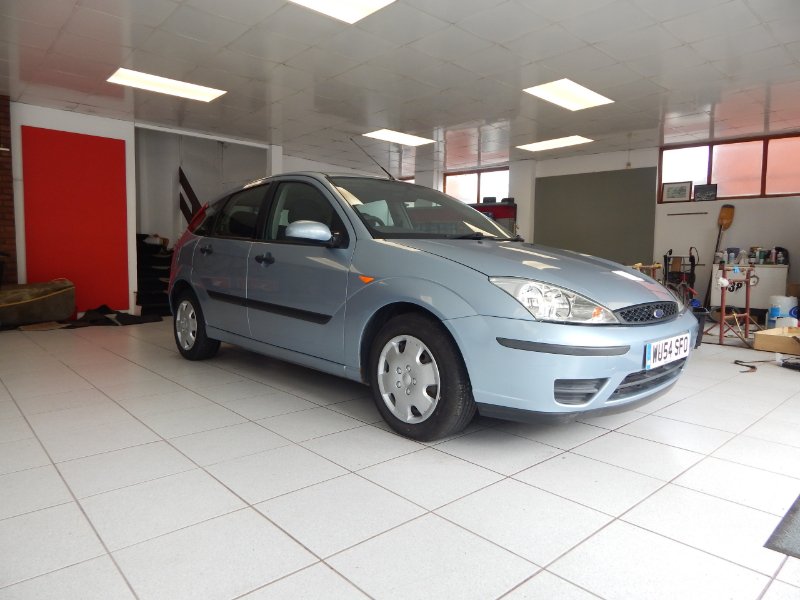 Blue Ford Focus 1.6i 16v Flight Hatchback 5dr Petrol Manual 165 g/km 99 bhp